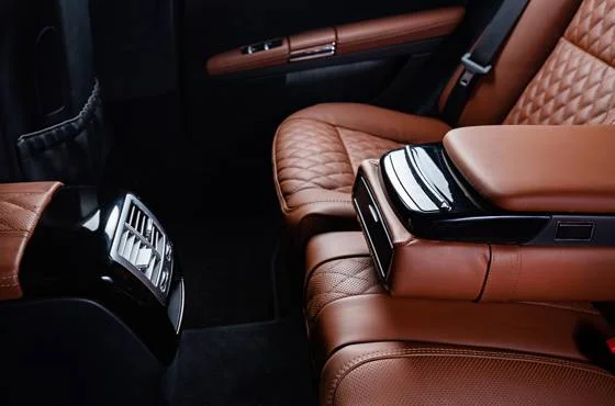 Cuidados e Personalização de Carros de Luxo Cuidados e Personalização de Carros de Luxo